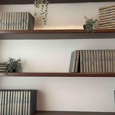Artsy Flat With Shared Pool Μιλάνο
