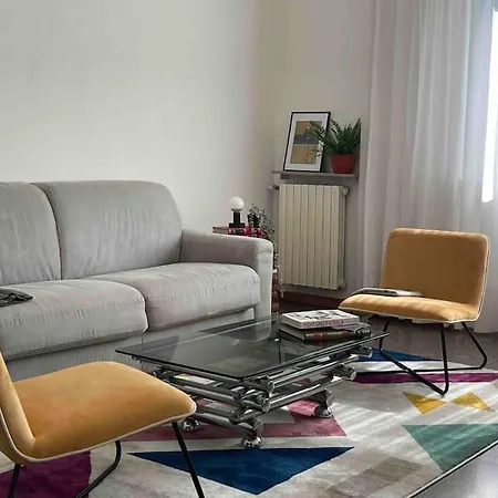 Lägenhet Artsy Flat With Shared Pool *
